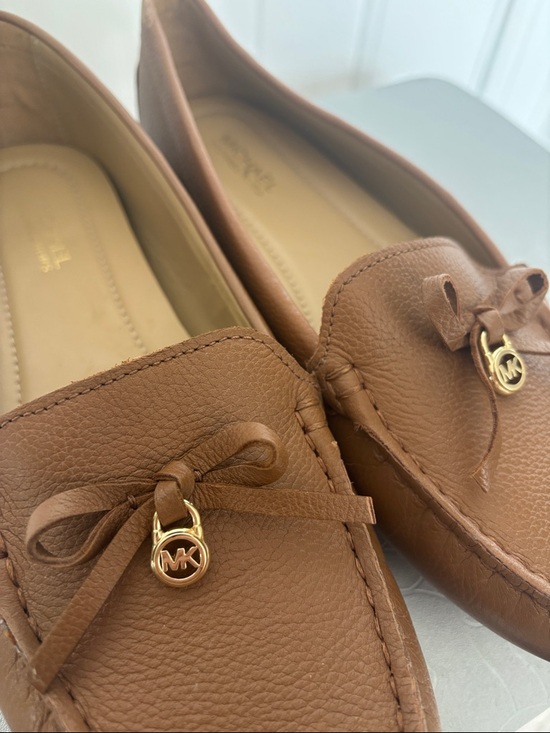 Michael Kors Chestnut Brown Leather Bow Moccasin Loafers - Picture 2 of 4
